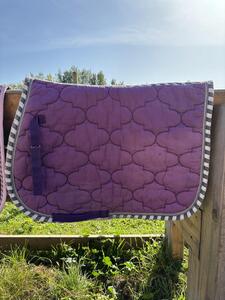 Tapis violet