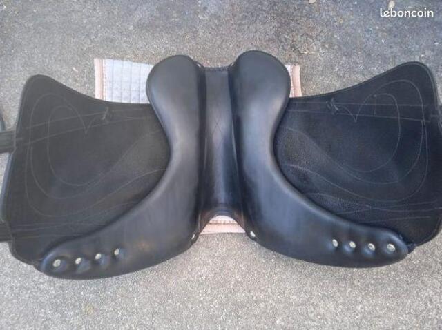 Selle de dressage Antarès - Modèle Cadence 17,5