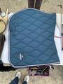 Tapis bleu canard