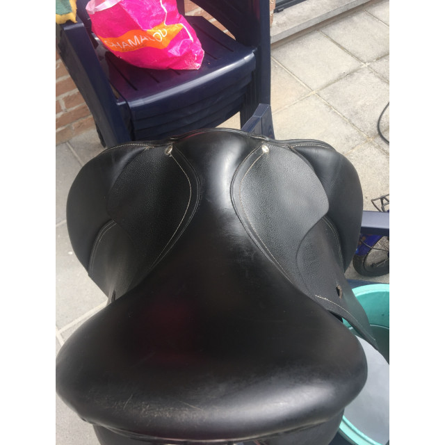 Selle noir 16,5 pouces