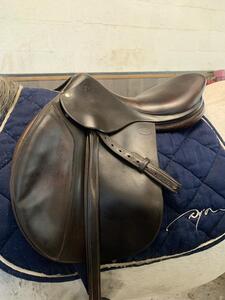 Selle Devoucoux 17,5 pouces