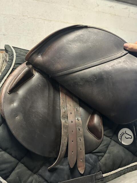 Selle Devoucoux 17,5 pouces
