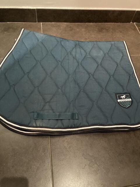 ensemble tapis est bonnet