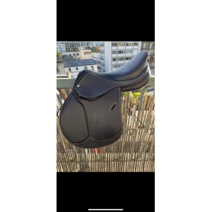 Selle neuve taille 17,5