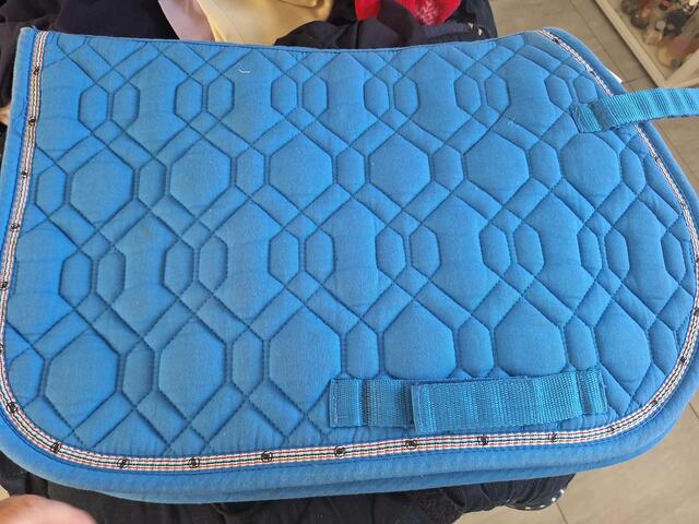 Tapis bleu ciel de taille Shetland très bon état