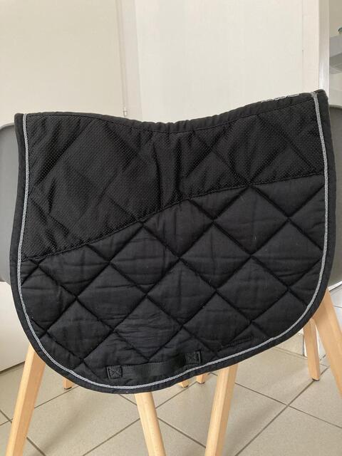 Tapis de selle noir à grip