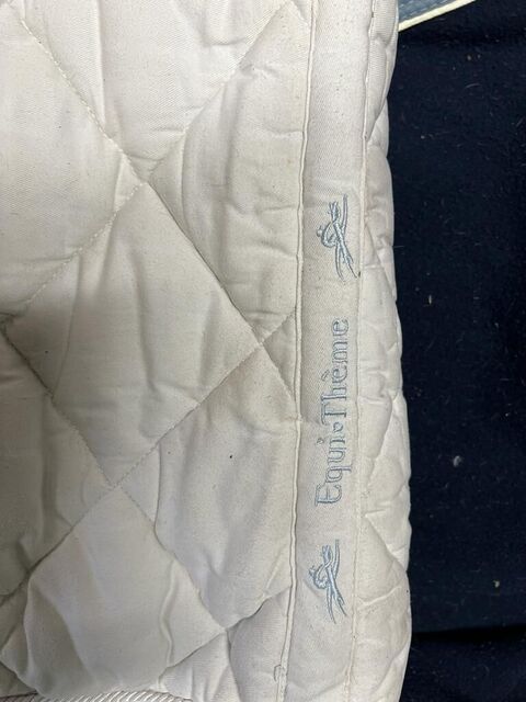 Tapis blanc