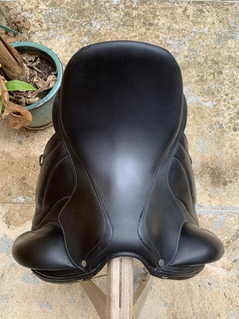 Selle de dressage Antares