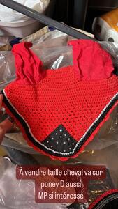 Bonnet rouge cheval