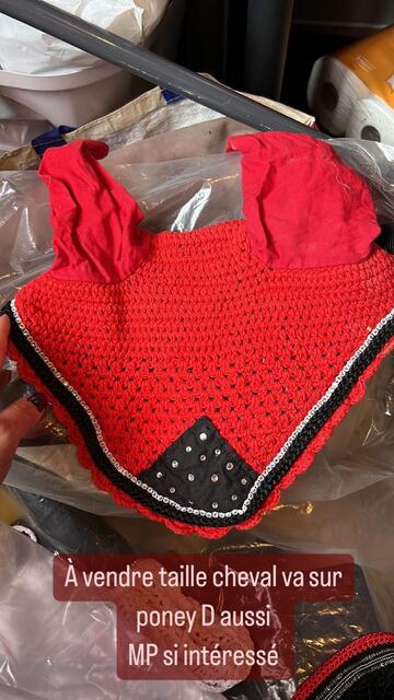 Bonnet rouge cheval