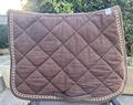 Tapis chabraque CRISTINA SPORT marron taille cheval double cordelette or et galon fleuri