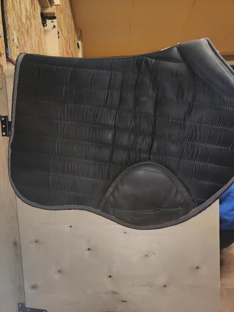 Tapis equitheme noir cheval