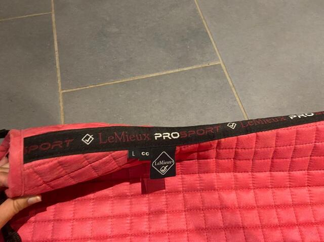 Tapis de selle rose le mieux