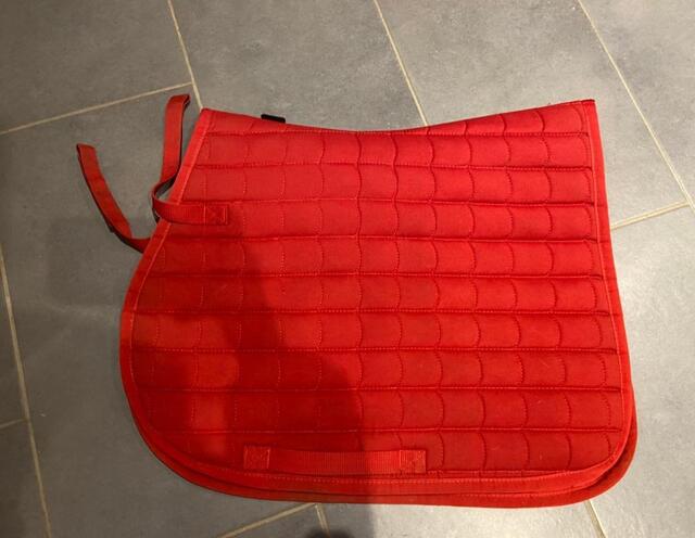 Tapis de selle mixte rouge horze