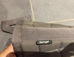 Tapis de selle gris horze