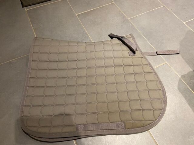 Tapis de selle gris horze
