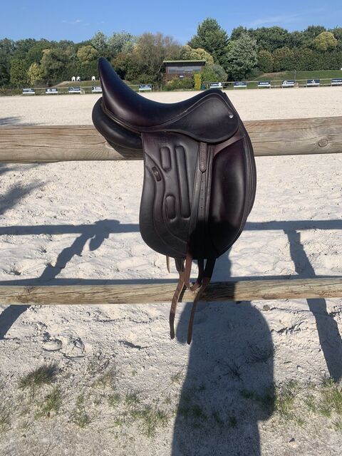 SELLE DE DRESSAGE GBS 2023