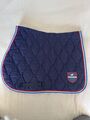 tapis bleu marine