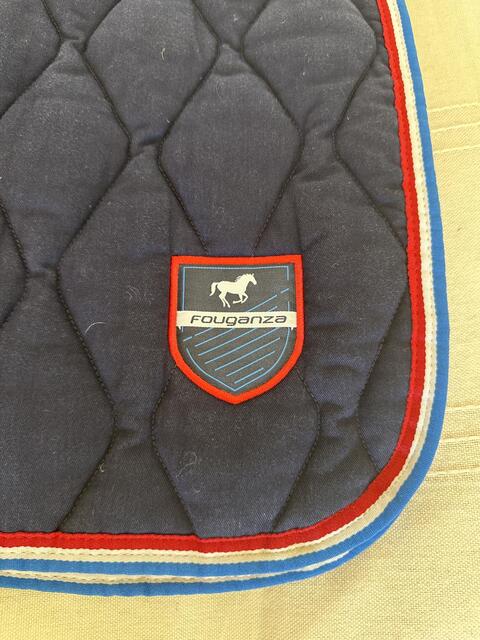 tapis bleu marine