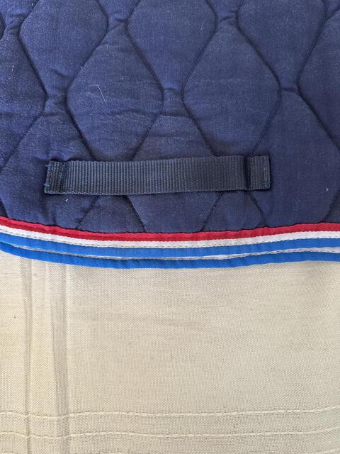 tapis bleu marine