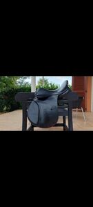 Selle mixte en cuir noir
