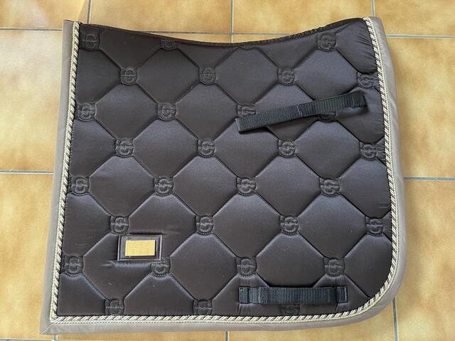 Tapis de dressage Golden Brown - Equestrian Stockholm - taille Full
