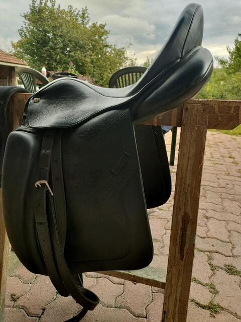 Selle de dressage tatini