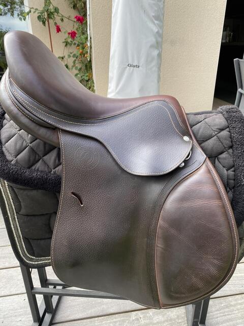 Selle Antares modèle signature 17 pouces