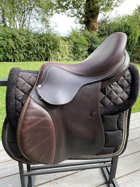 Selle Antares modèle signature 17 pouces