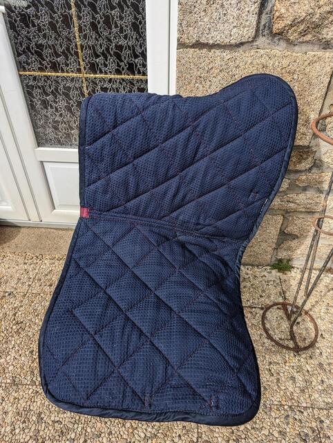 Tapis de dressage bordeaux
