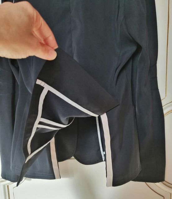 Veste CSO bleu nuit avec coutures contrastées beiges