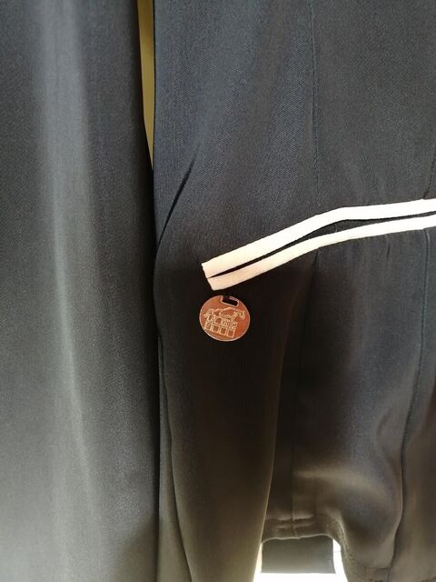 Veste CSO bleu nuit avec coutures contrastées beiges