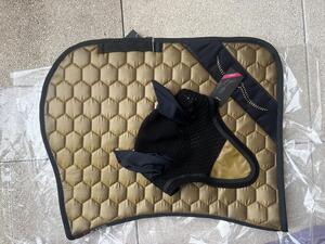 Ensemble tapis bonnet neuf avec étiquette