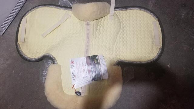 tapis d équitation neuf avec amortisseur mouton véritable Mattes