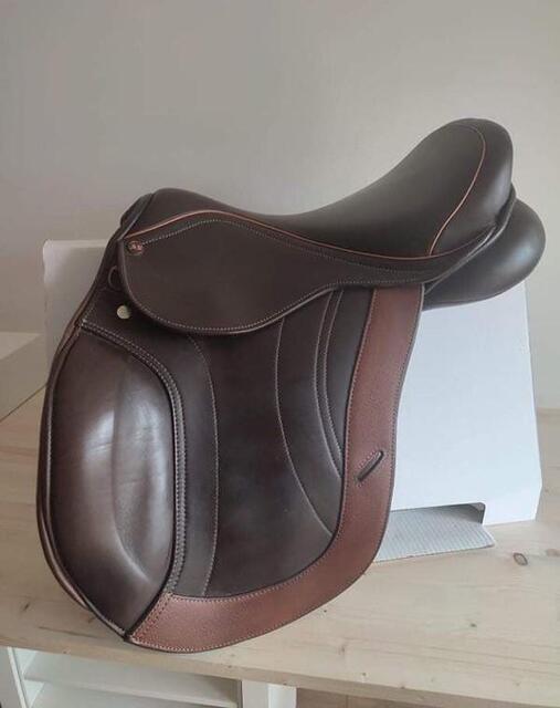 SELLE OBSTACLE - 17,5 pouces - BAUDE