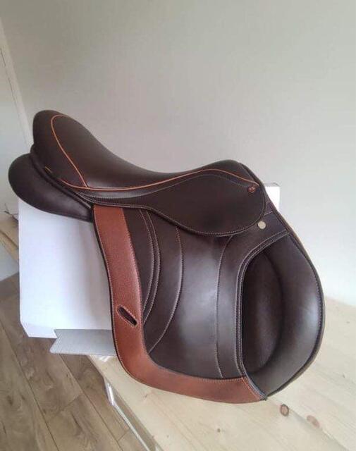 SELLE OBSTACLE - 17,5 pouces - BAUDE