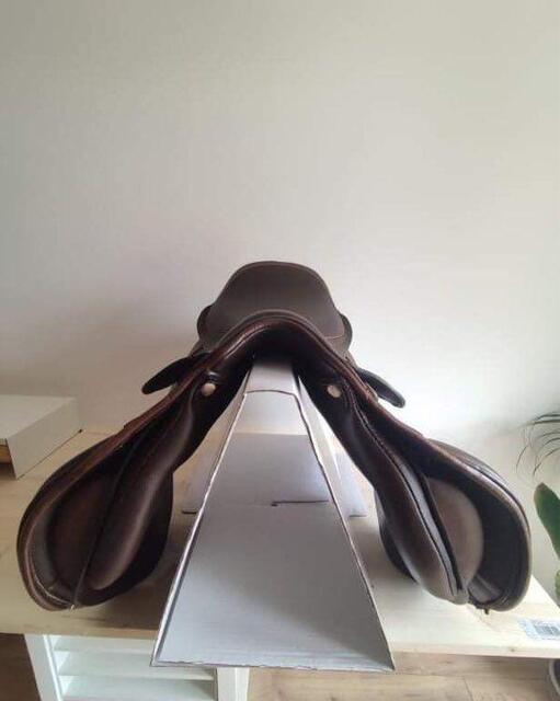 SELLE OBSTACLE - 17,5 pouces - BAUDE