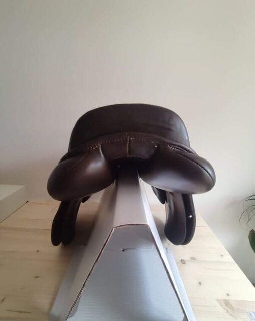 SELLE OBSTACLE - 17,5 pouces - BAUDE