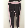 Pantalon fouganza rose clair et gris.