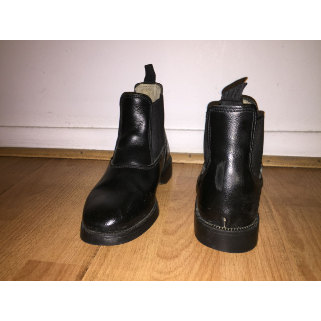 Boots noir en cuir fouganza.
