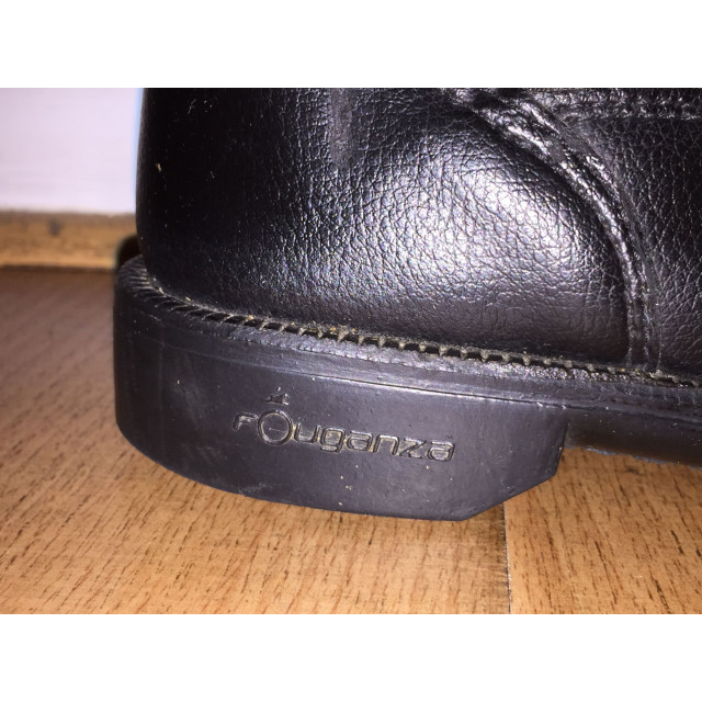 Boots noir en cuir fouganza.