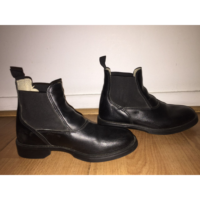 Boots noir en cuir fouganza.