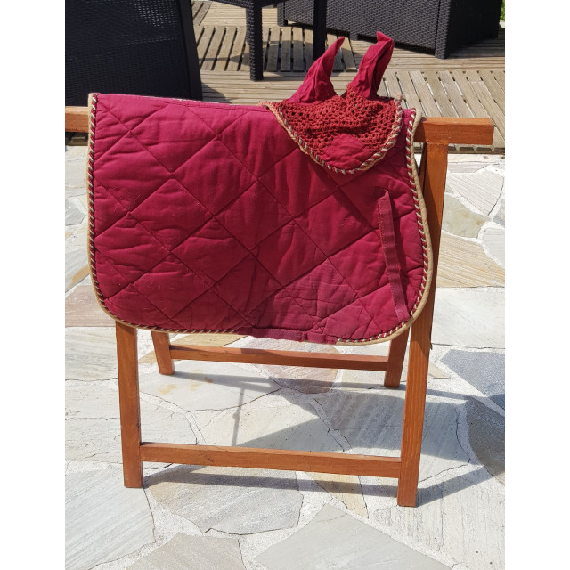 Lot tapis rouge + bonnet