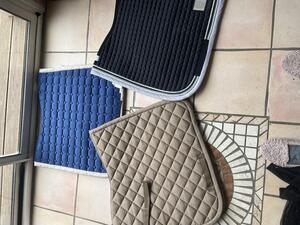 Vends lot de  3 tapis de dressage
