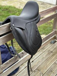 Selle cadence dressage 17 - 2023