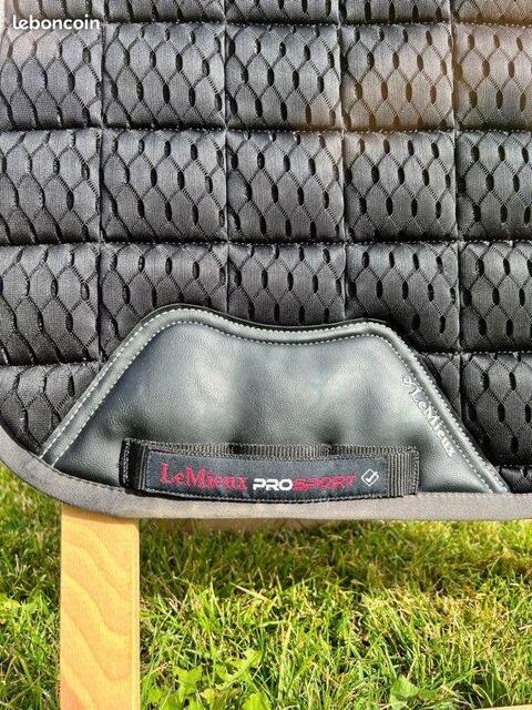 Tapis dressage LeMieux Carbon Mesh Air