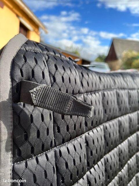 Tapis dressage LeMieux Carbon Mesh Air