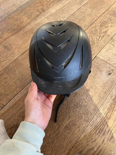 Casque Fouganza noire avec inscription