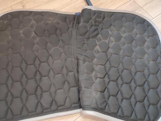 Ensemble tapis hkm et bonnet fouganza