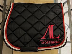 Tapis AL noir et rouge + bandes de polo